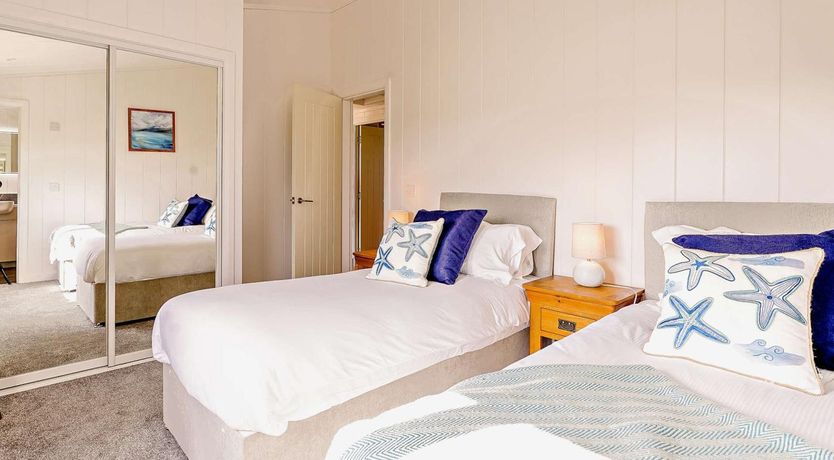 Photo of 2 Bed in St. Andrews