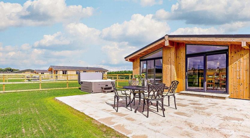 Photo of 2 Bed in St. Andrews