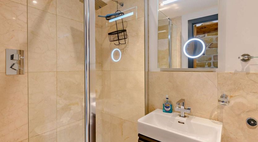 Photo of 1 Bed in Chop Gate