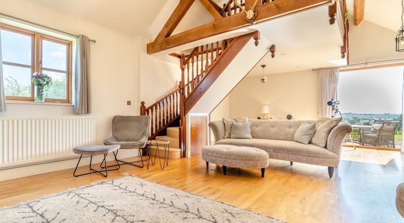 Photo of 4 Bed in Bishops Offley