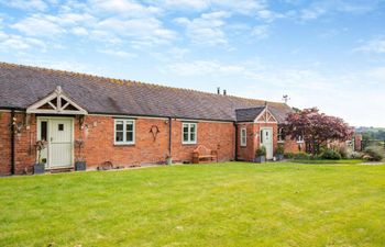 in Bishops Offley (93215) Holiday Cottage