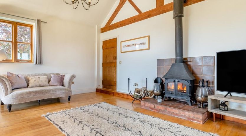 Photo of 4 Bed in Bishops Offley