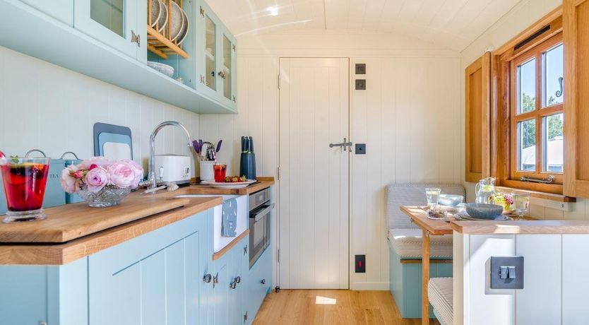 Photo of 1 Bed in Pembridge