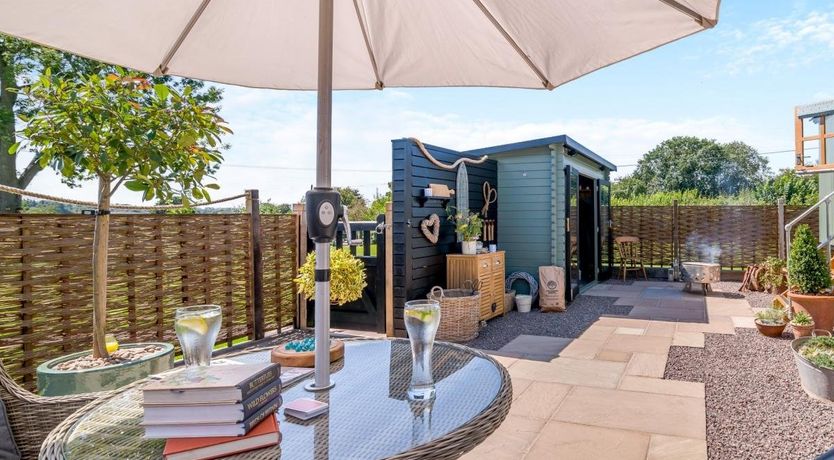 Photo of 1 Bed in Pembridge