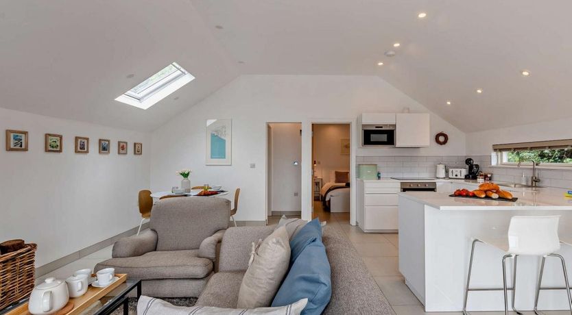 Photo of 1 Bed in Marldon