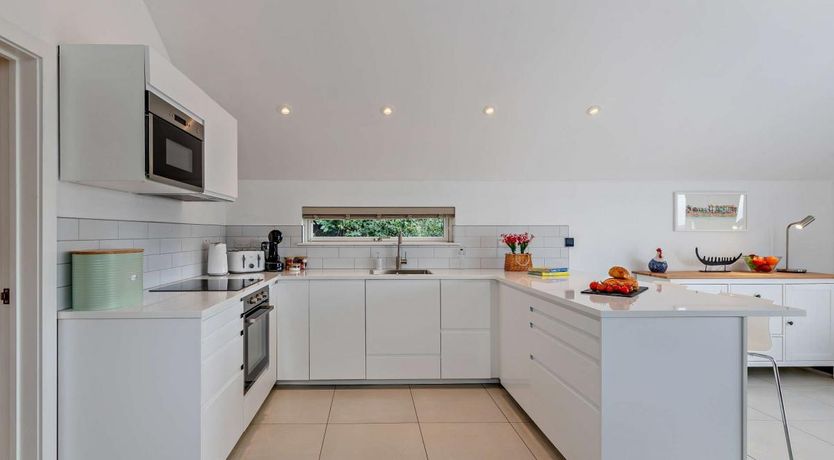 Photo of 1 Bed in Marldon