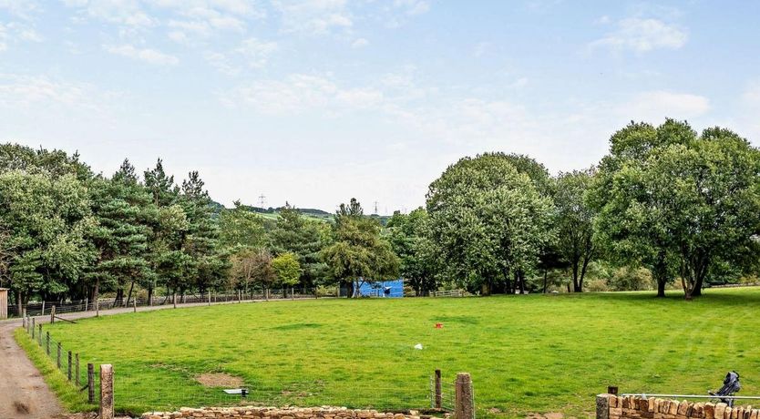 Photo of 2 Bed in Upper Midhope