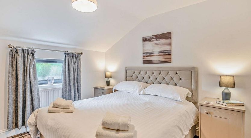 Photo of 2 Bed in Upper Midhope