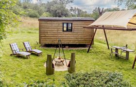 Photo of log-cabin-in-mid-wales-42