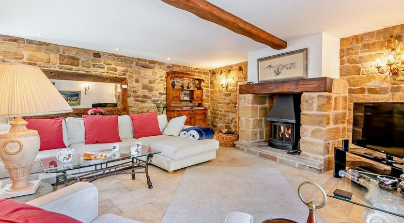 Photo of 2 Bed in Chop Gate