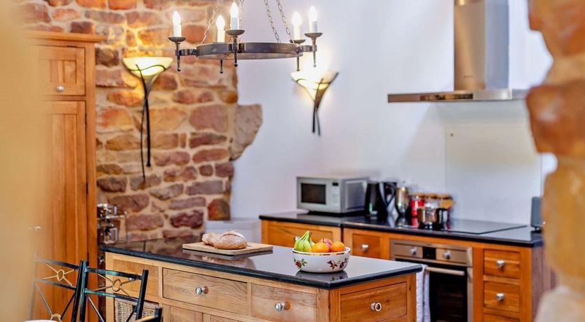 Photo of 2 Bed in Chop Gate