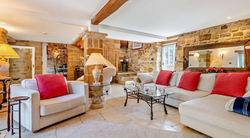 Photo of 2 Bed in Chop Gate