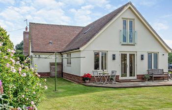 1 Bed in Ringwood Holiday Cottage