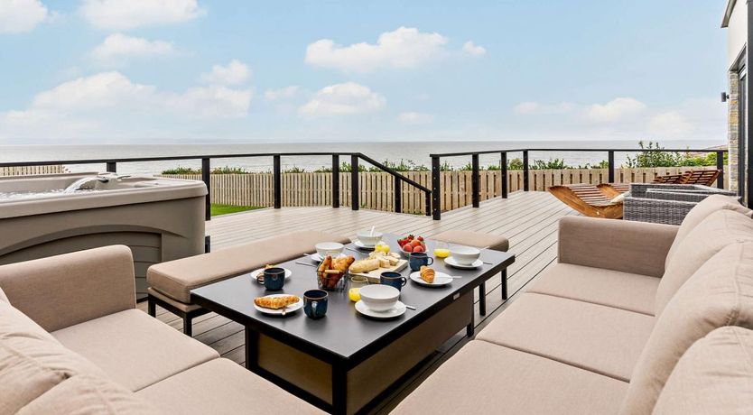 Photo of 4 Bed in Ogmore-by-Sea