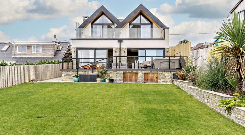 Photo of 4 Bed in Ogmore-by-Sea