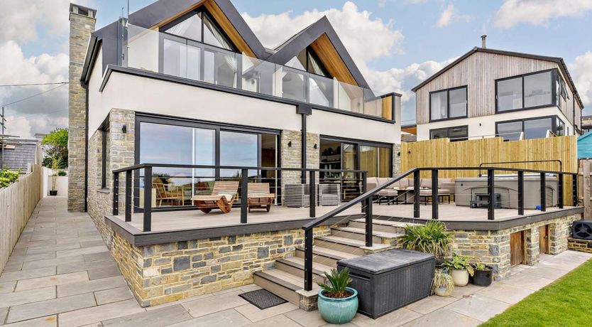 Photo of 4 Bed in Ogmore-by-Sea