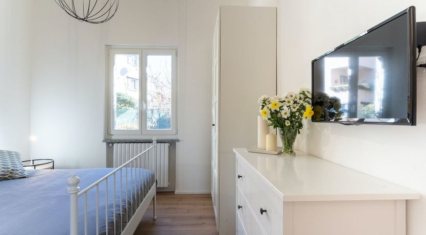 Photo of Como Charmer