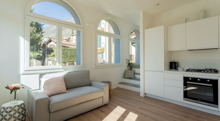 Photo of Como Charmer