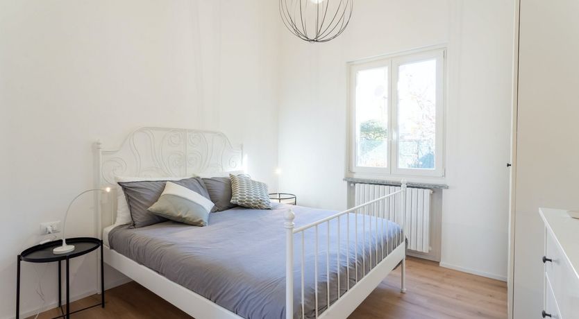 Photo of Como Charmer