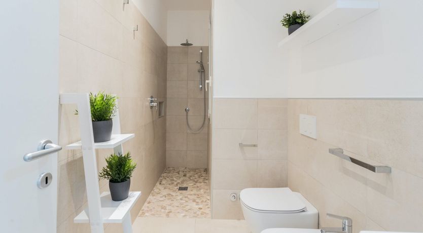 Photo of Como Charmer