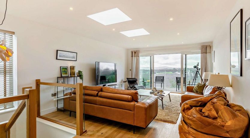 Photo of 5 Bed in Polruan