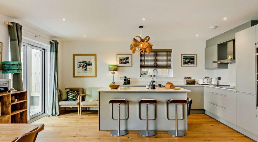 Photo of 5 Bed in Polruan