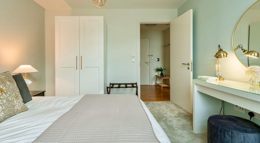 Photo of The London Bottle