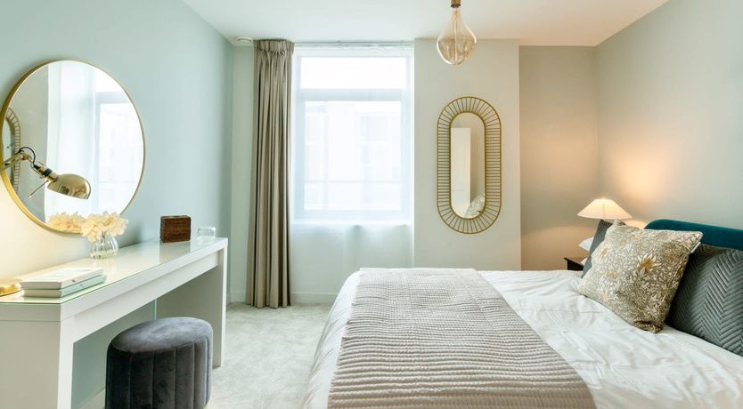 Photo of The London Bottle