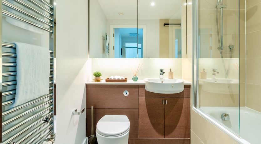 Photo of The London Bottle