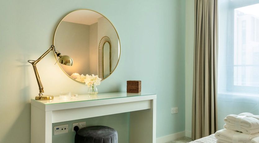 Photo of The London Bottle