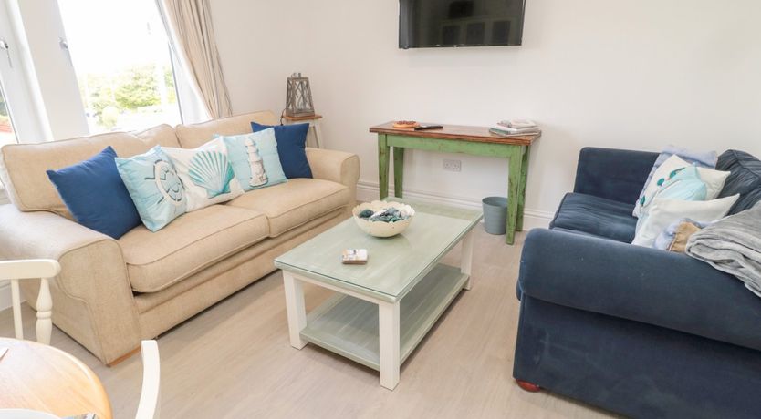 Photo of 5 West Winds