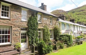 Ty Nain Holiday Cottage