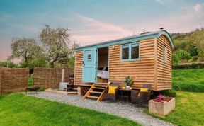 Photo of Victoria Hut, Allerford