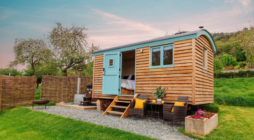 Photo of Victoria Hut, Allerford