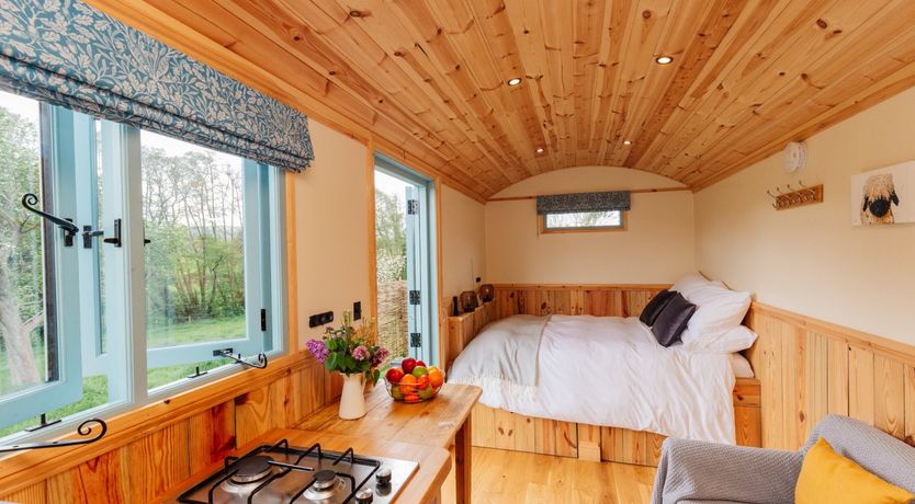 Photo of Victoria Hut, Allerford