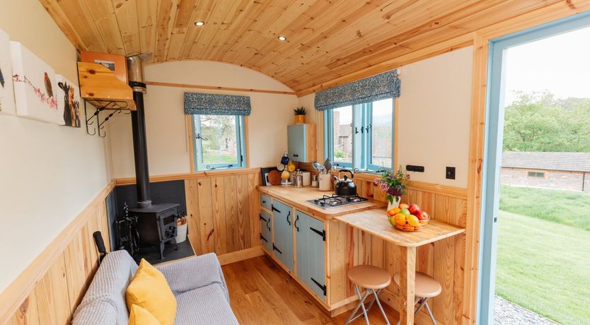 Photo of Victoria Hut, Allerford