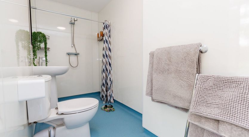 Photo of Victoria Hut, Allerford