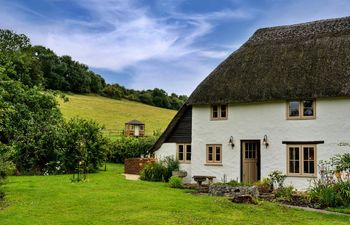 Thatch and Tranquility Holiday Cottage