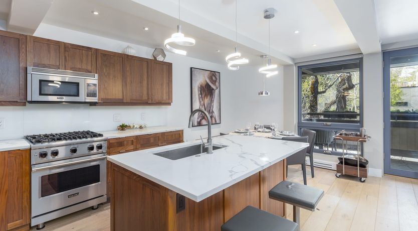 Photo of Aspen Nirvana