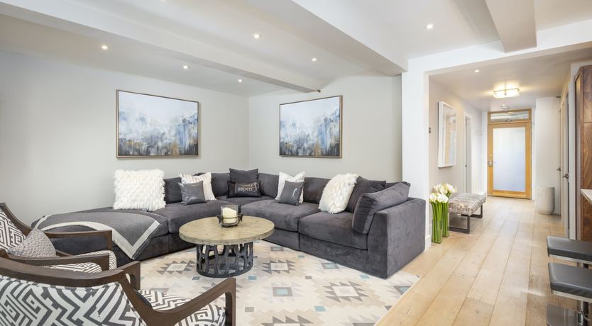 Photo of Aspen Nirvana