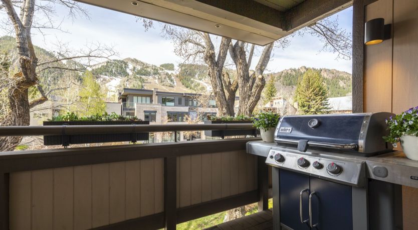 Photo of Aspen Nirvana