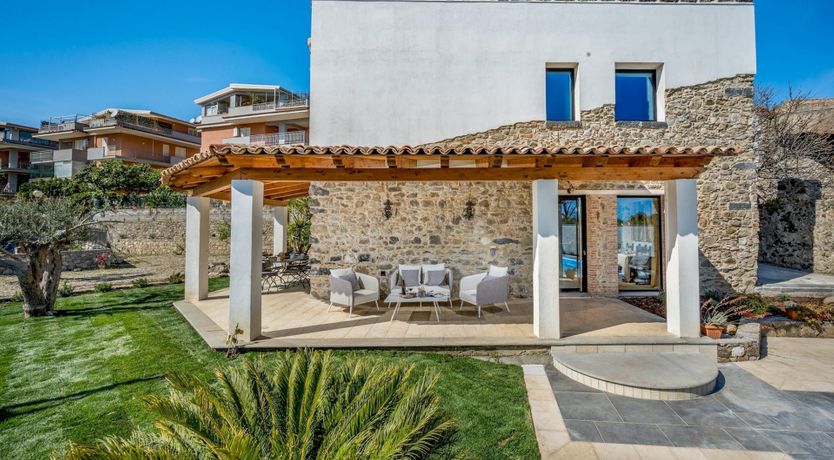 Photo of Etna Enchanted