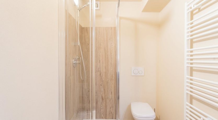 Photo of Enchanting Lakeside Haven