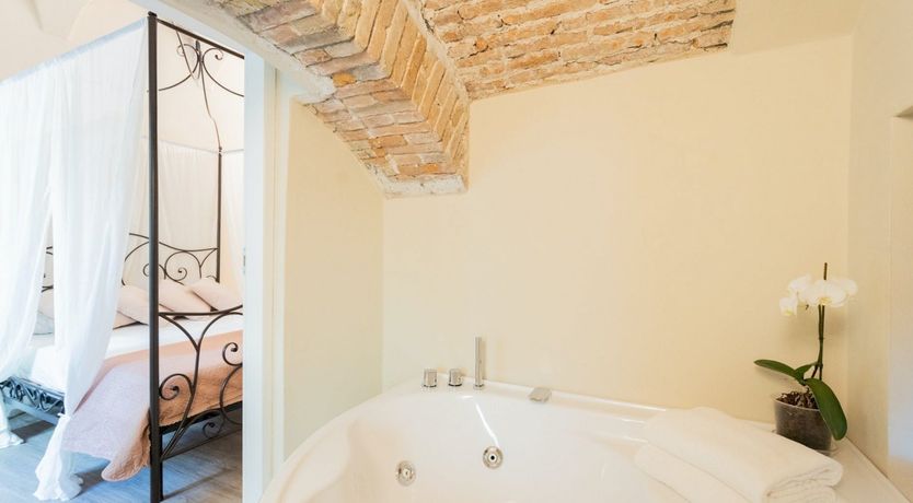 Photo of Enchanting Lakeside Haven