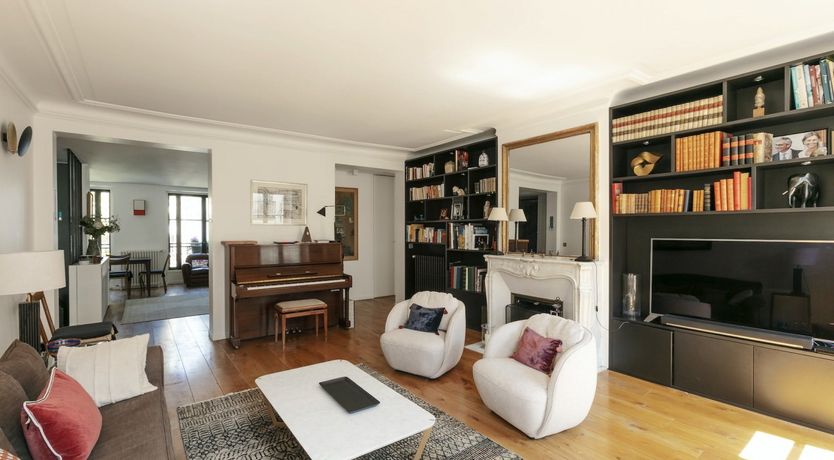 Photo of Eiffel Serenade