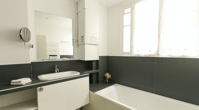 Photo of Eiffel Serenade