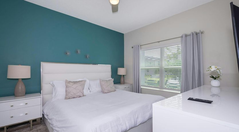 Photo of Honey & Honeysuckle