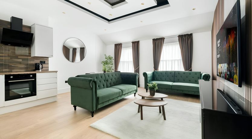 Photo of Emerald & Teak