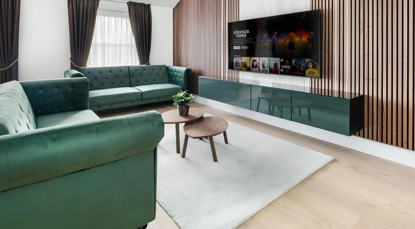 Photo of Emerald & Teak