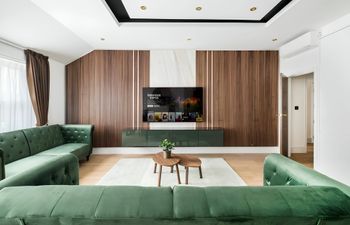 Emerald & Teak Apartment